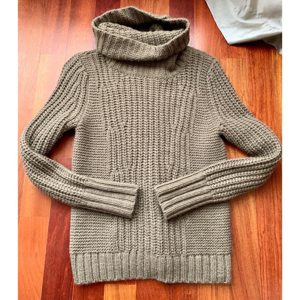Banana Republic Sweater